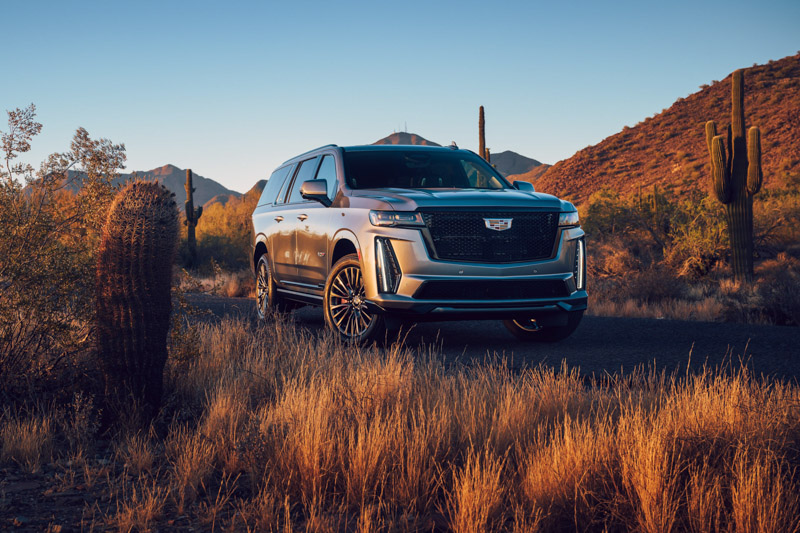 Cadillac Escalade V Esv Luxury Suv 2023 Wallpaper